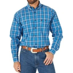 Wrangler Men's George Strait Cobalt Plaid Two Pocket Buttondown