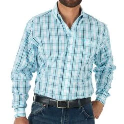 Wrangler Men's Classic Fit Teal Plaid Button Shirt