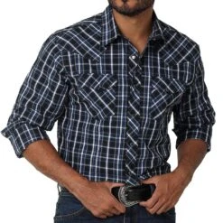 Wrangler Mens Easy Care Black Plaid Modern Fit Two Pocket Snap Shirt