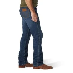 Wrangler Men's Retro 88 Slim Straight Jeans -Cheap Western Buck Store 88MWZPF 2
